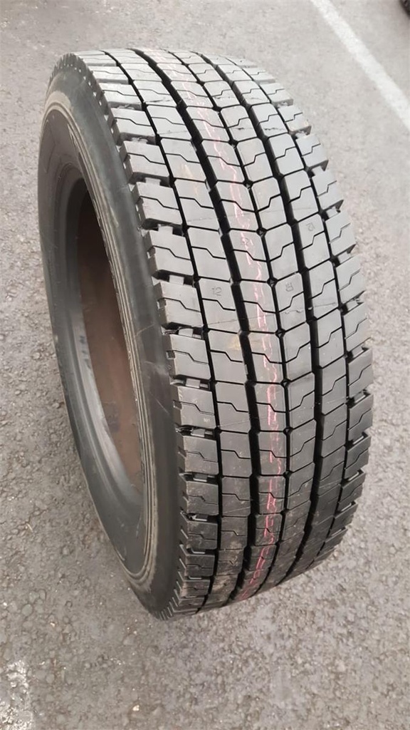 295/80R22.5 KA PINNOITETTU P74 SIS. 1 CONTINENTAL RUNKO DRIVE