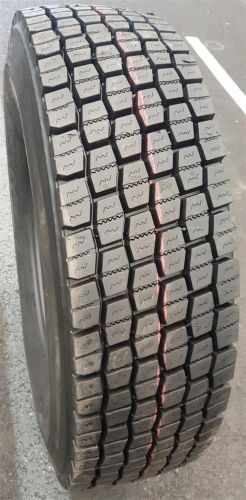 315/80R22.5 156/150L KA PINNOITETTU P42 SIS. 1  RUNKO DRIVE